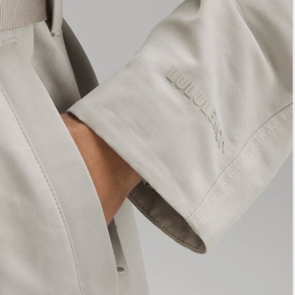 Lululemon Water Resistant Always There Short Trench Coat Size 6 - Picture 3 of 15